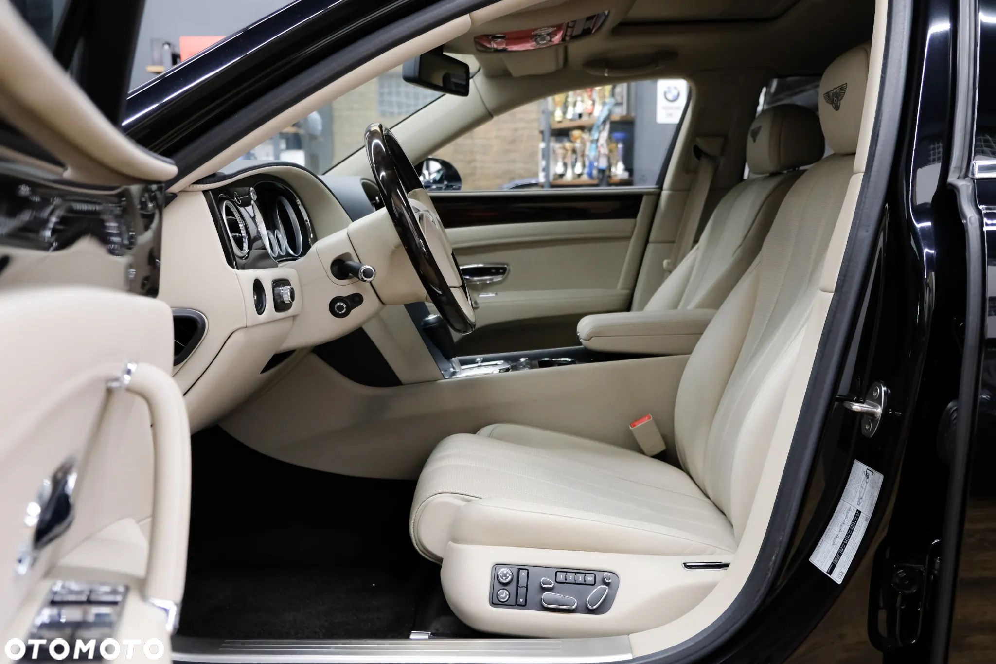 Bentley Flying Spur GTC W12 - 8