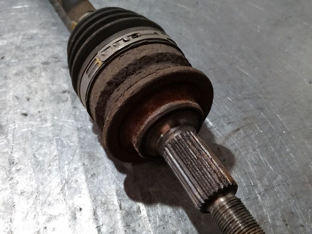 PÓŁOŚ LEWA PRZÓD SUZUKI SWIFT 44102-72K00 1.3 V10 - 2