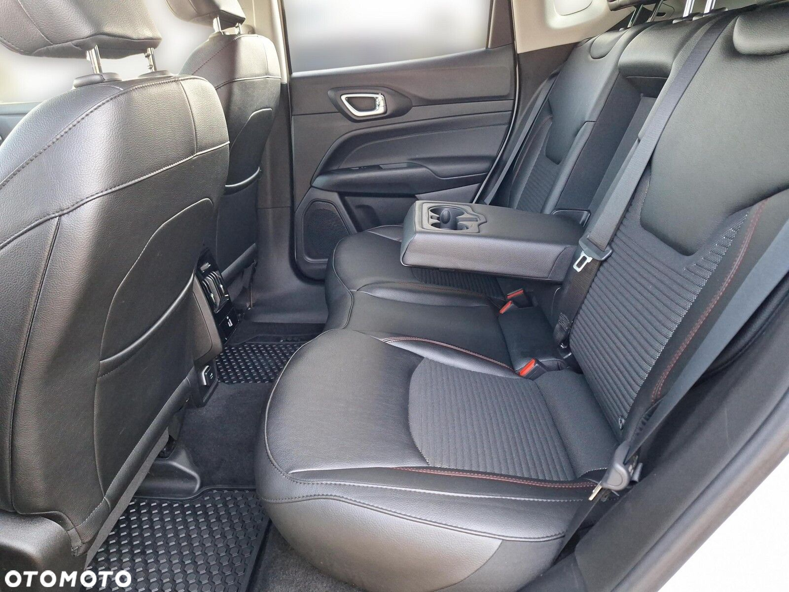 Jeep Compass - 13