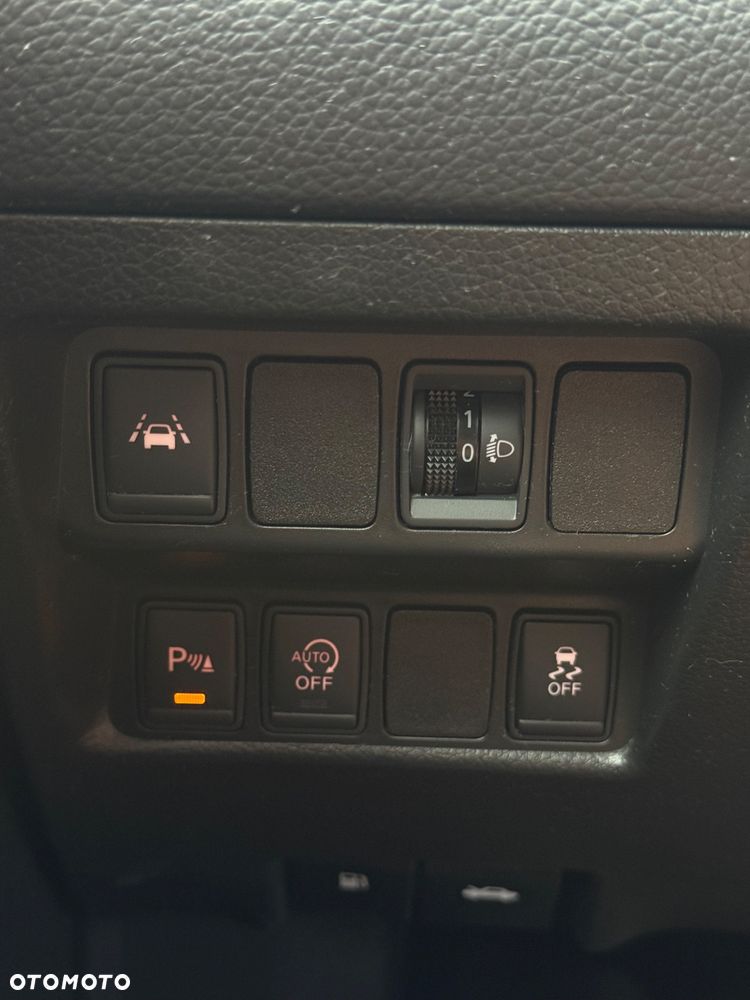 Nissan Qashqai 1.6 DIG-T N-Connecta - 17