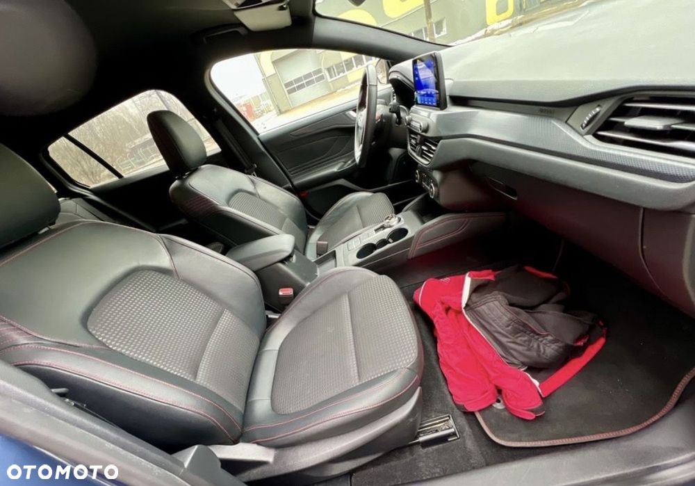 Ford Focus 2.0 EcoBlue ST-Line - 31