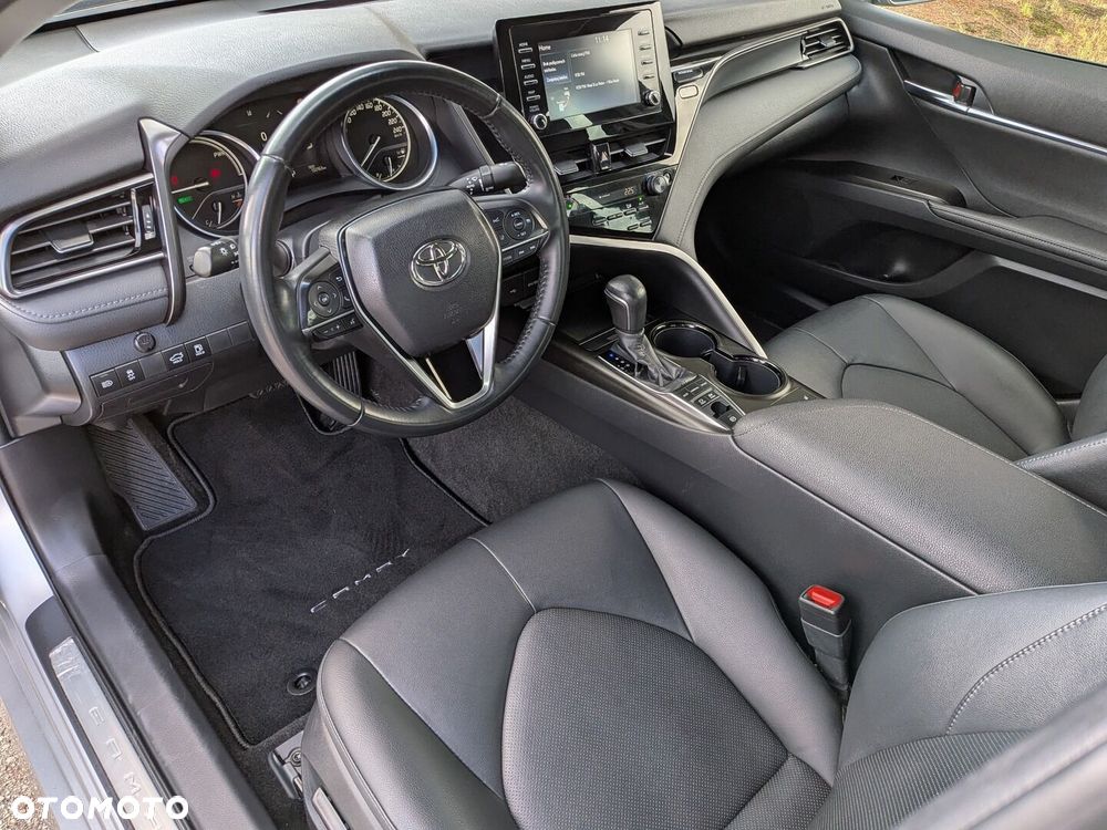 Toyota Camry 2.5 Hybrid Comfort CVT - 22