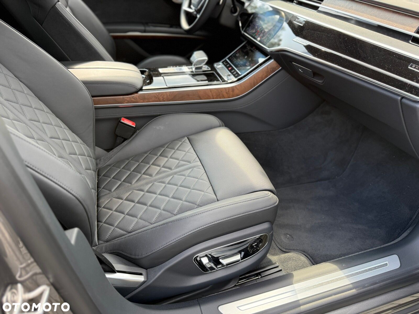 Audi A8 - 12