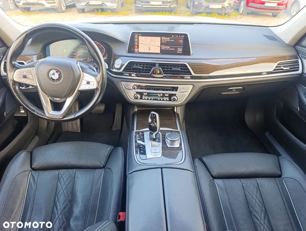 BMW Seria 7 740Li - 8