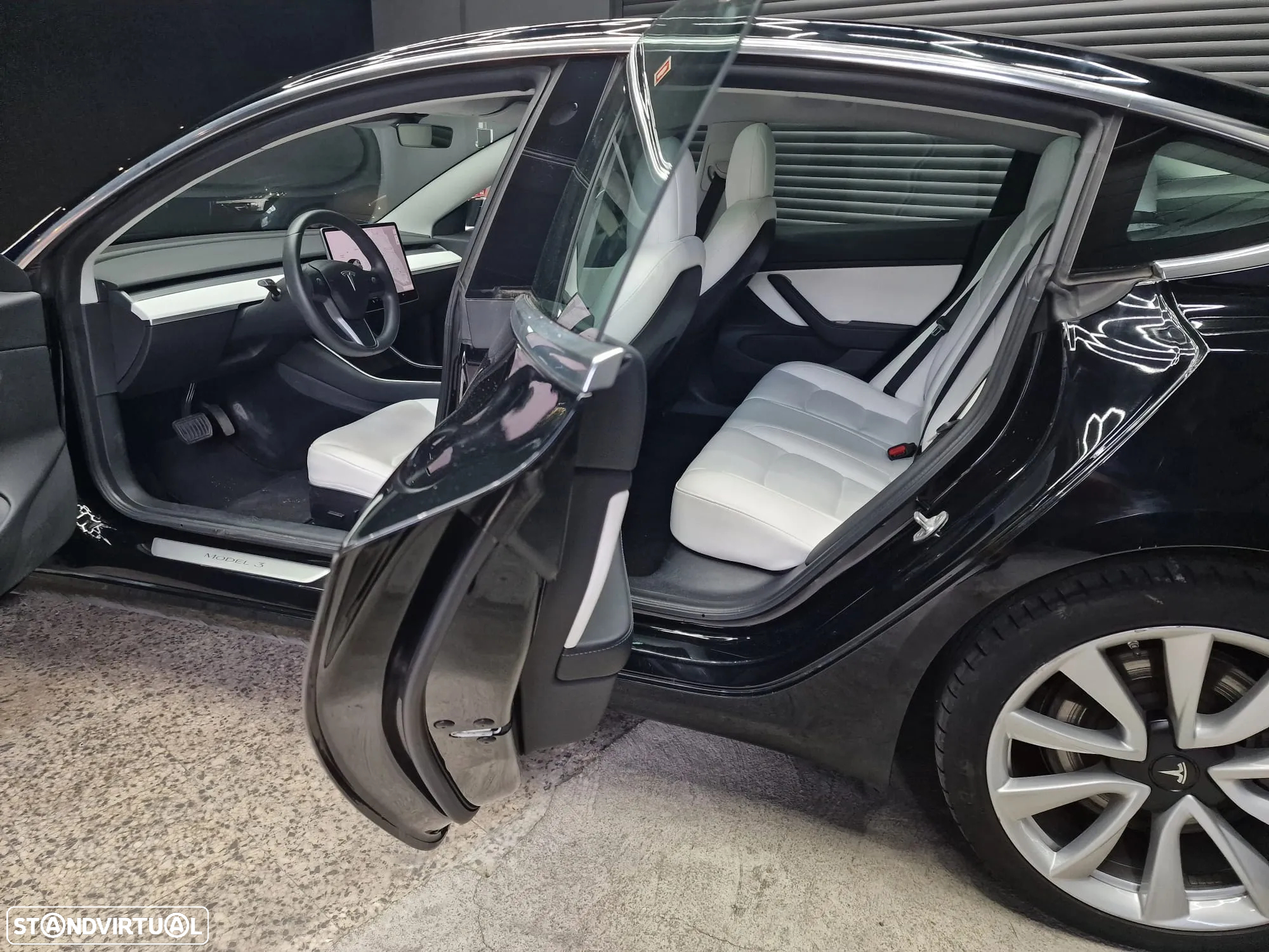 Tesla Model 3 Standard Range Plus RWD - 18