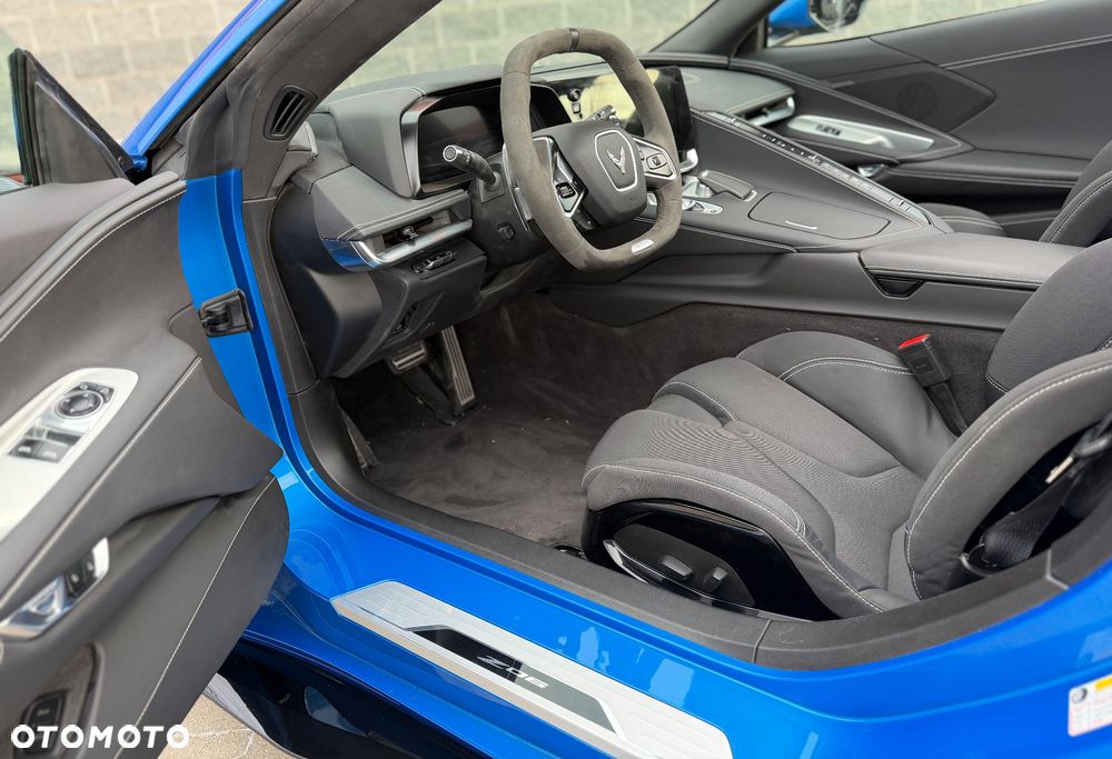 Chevrolet Corvette - 17