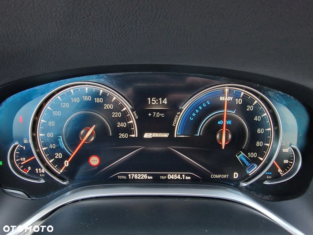 BMW Seria 7 740Le iPerformance - 15