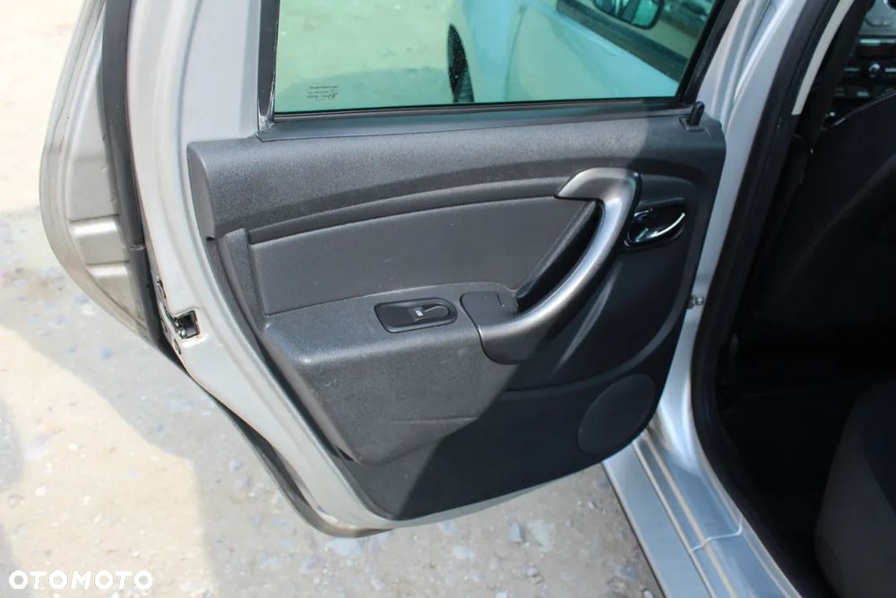 Dacia Duster 1.6 16V 105 4x2 Essentiel - 25