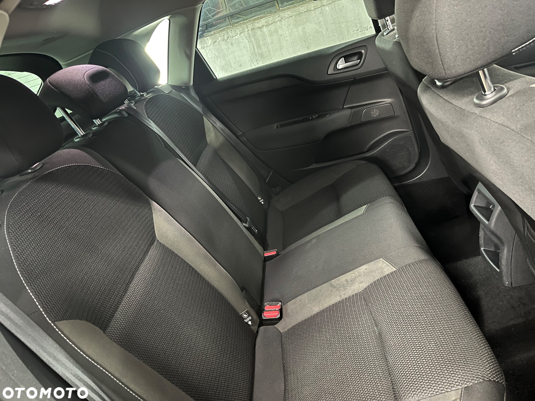 Citroën C4 e-HDi 115 Selection - 19