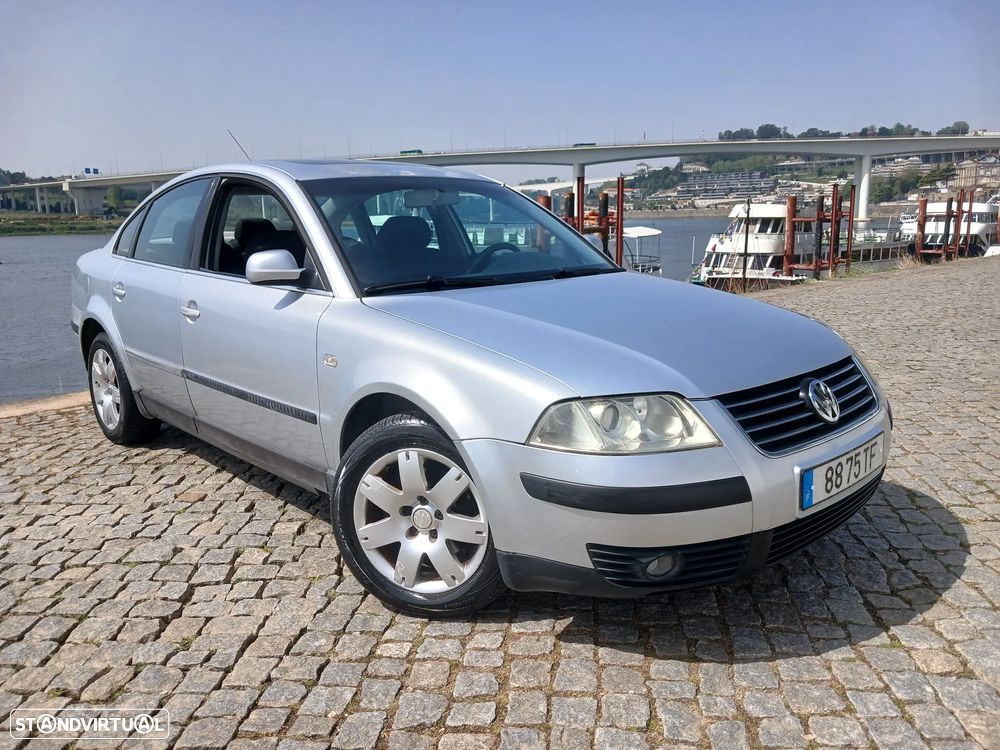 VW Passat 1.9 TDi Trendline - 1