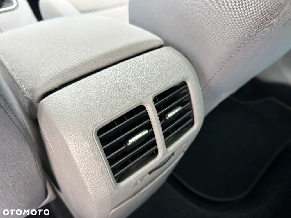 Volkswagen Golf - 18