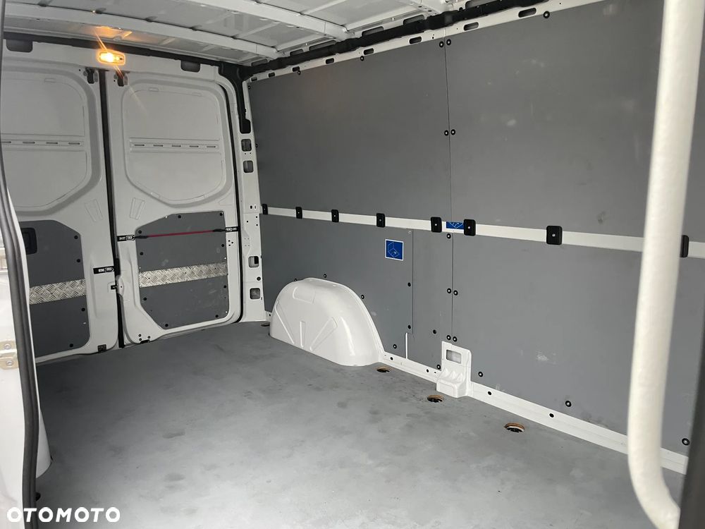 Mercedes-Benz Sprinter - 5