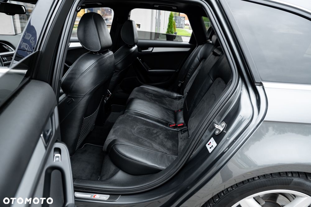 Audi A4 Avant - 10