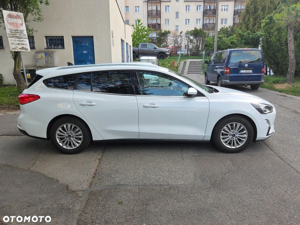 Ford Focus 1.0 EcoBoost Titanium - 4