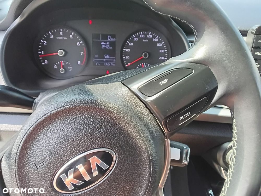 Kia Rio - 23