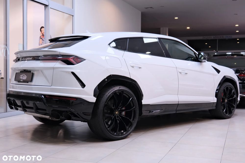 Lamborghini Urus - 10