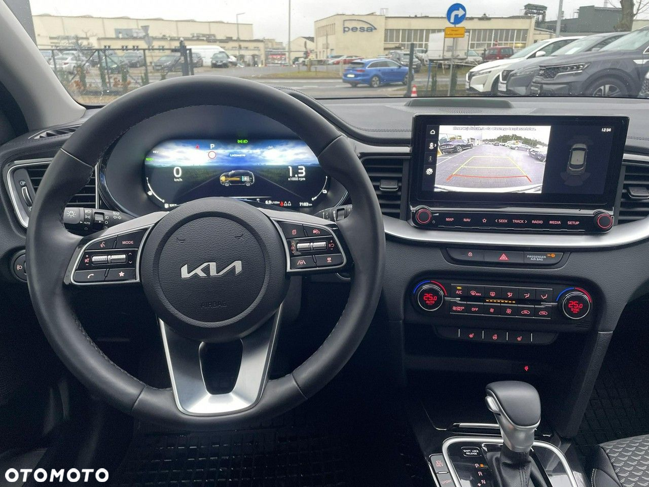 Kia XCeed - 12