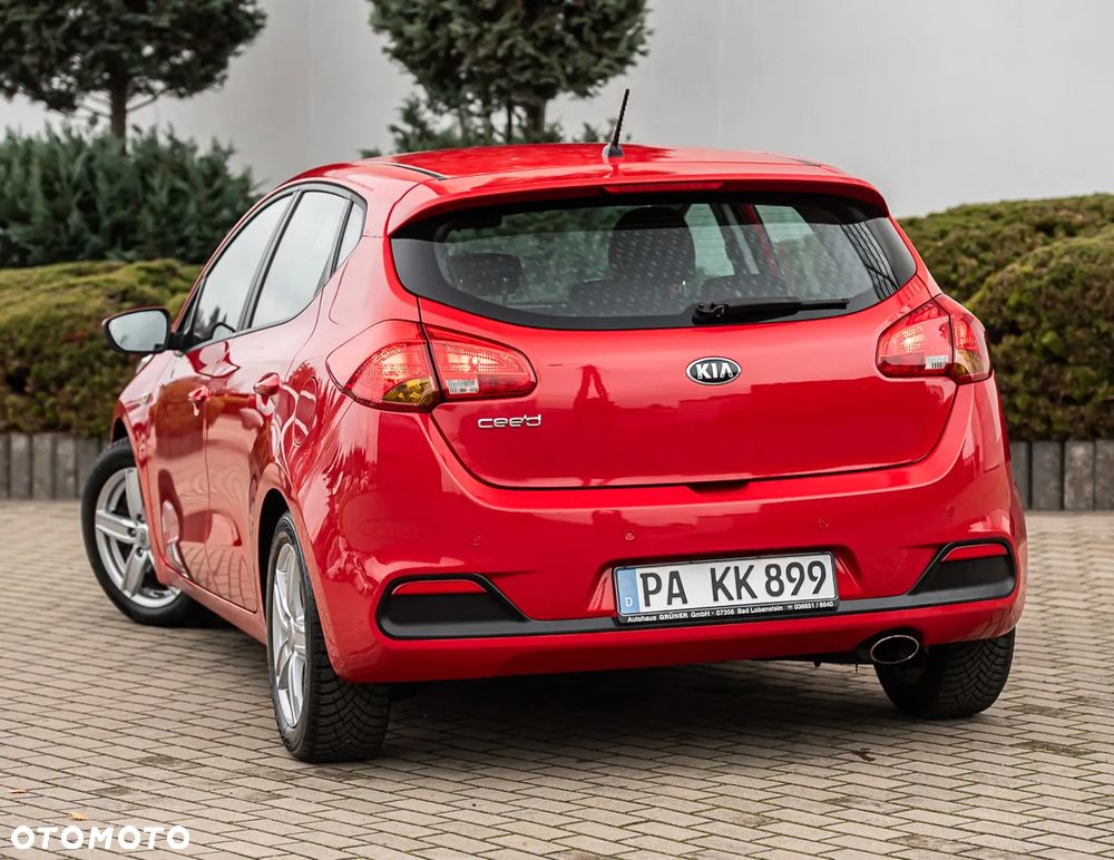 Kia Ceed - 8