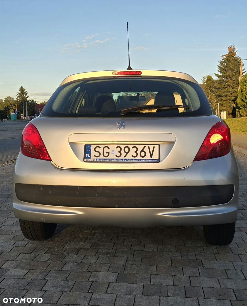 Peugeot 207 - 6