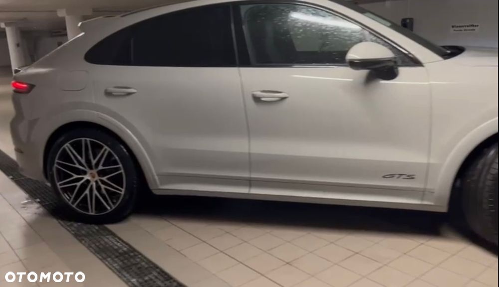 Porsche Cayenne - 6