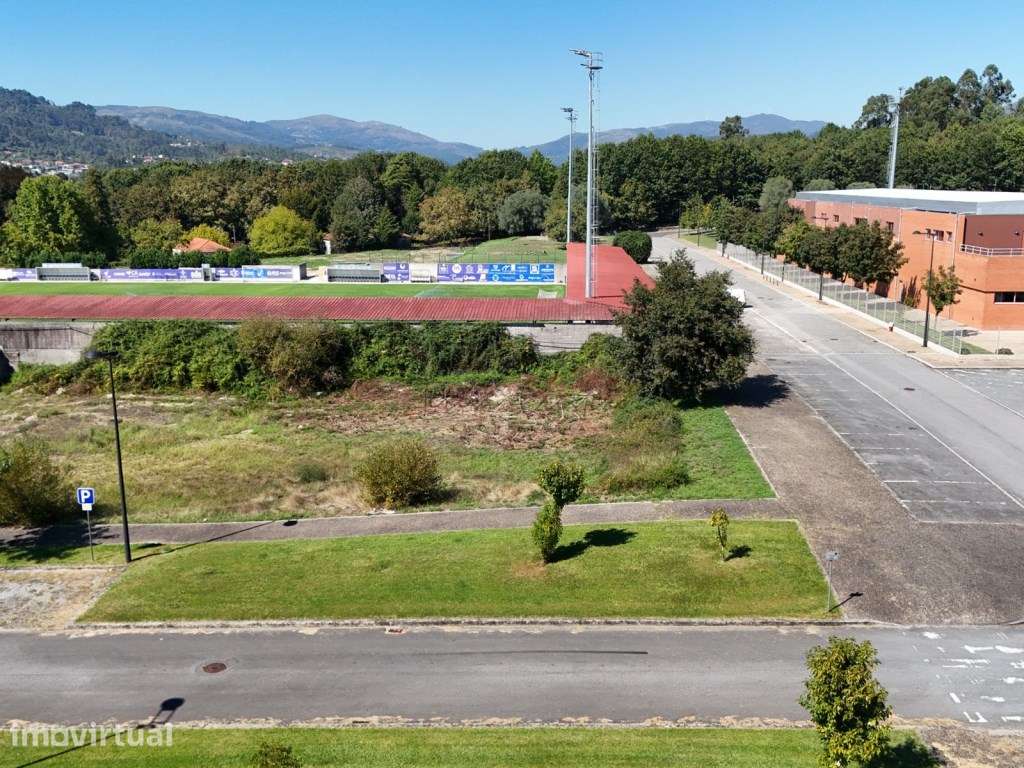 Lote de terreno com 1.281,20 m² | Giela, Arcos de Valdevez - Grande imagem: 3/8