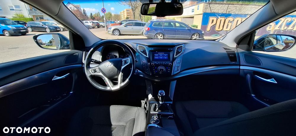 Hyundai i40 Kombi blue 1.6 Family+ - 13