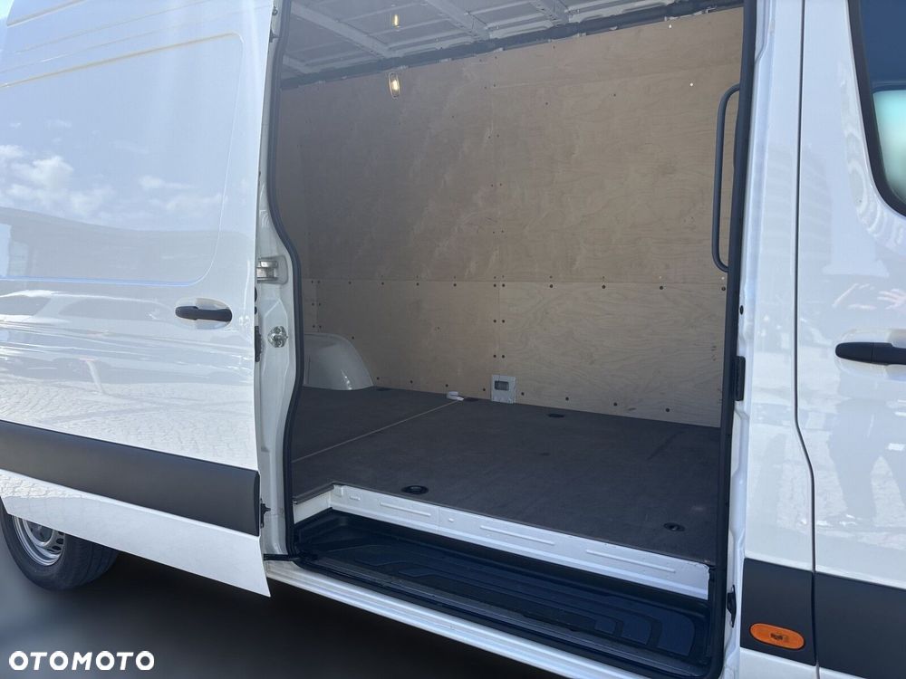 Mercedes-Benz Sprinter - 21