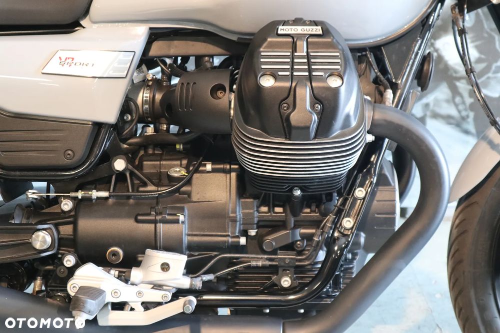 Moto Guzzi V7 - 19