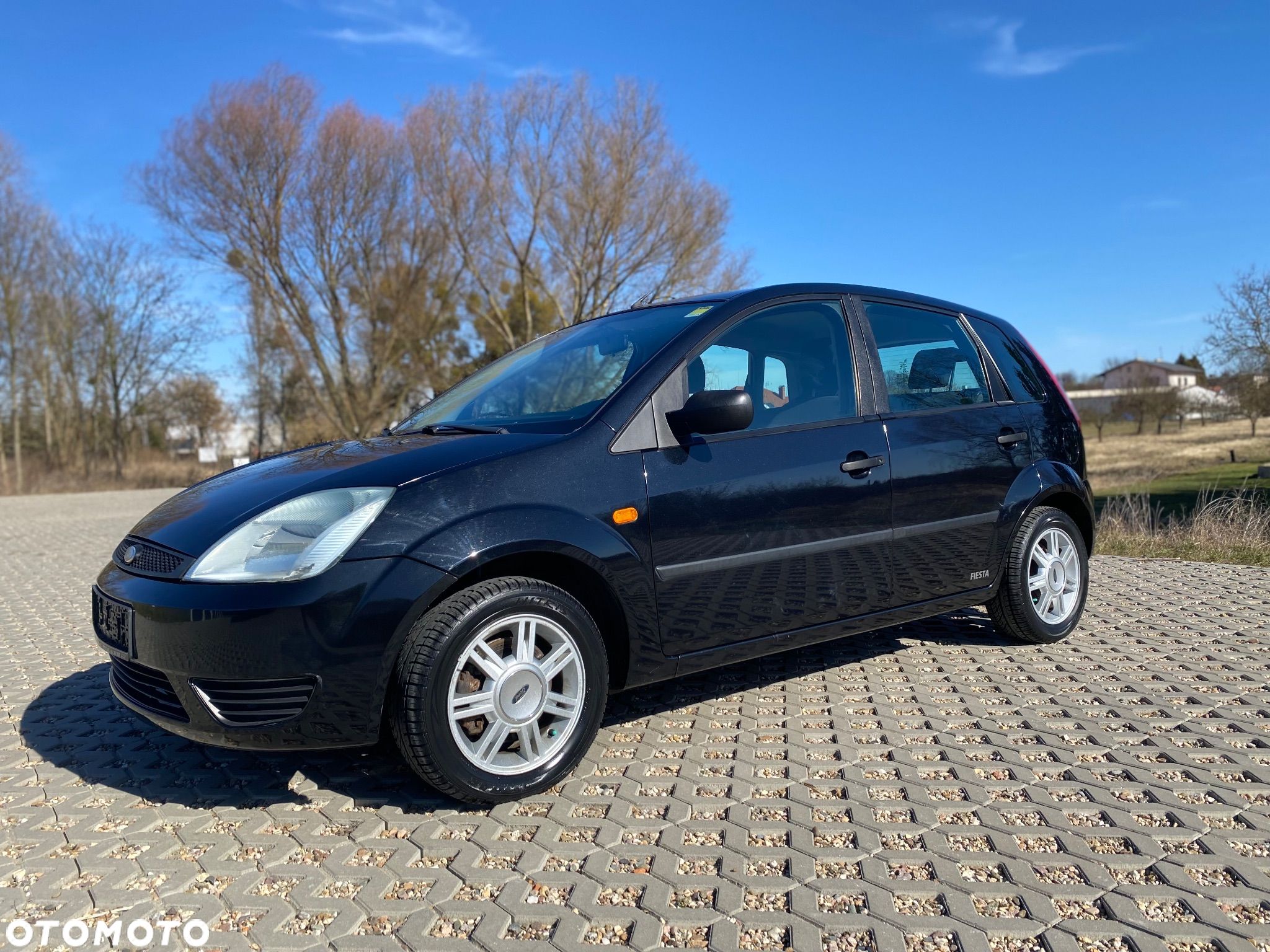 Ford Fiesta 1.3 Ambiente - 1