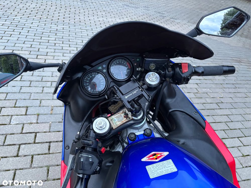 Honda CBR - 7