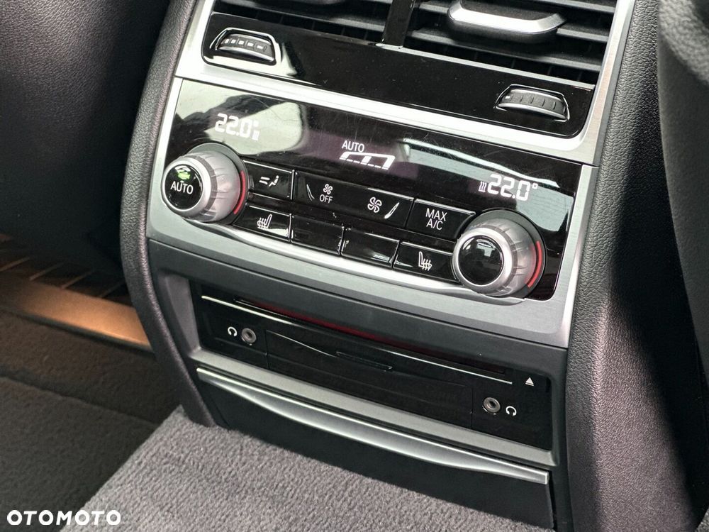 BMW Seria 7 - 34