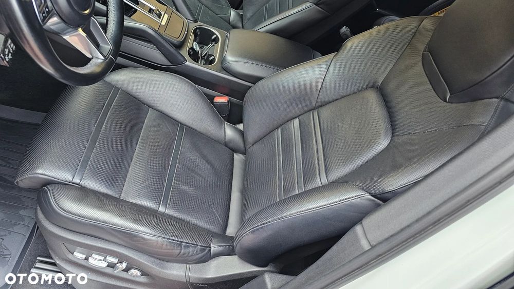 Porsche Cayenne Platinum Edition - 32
