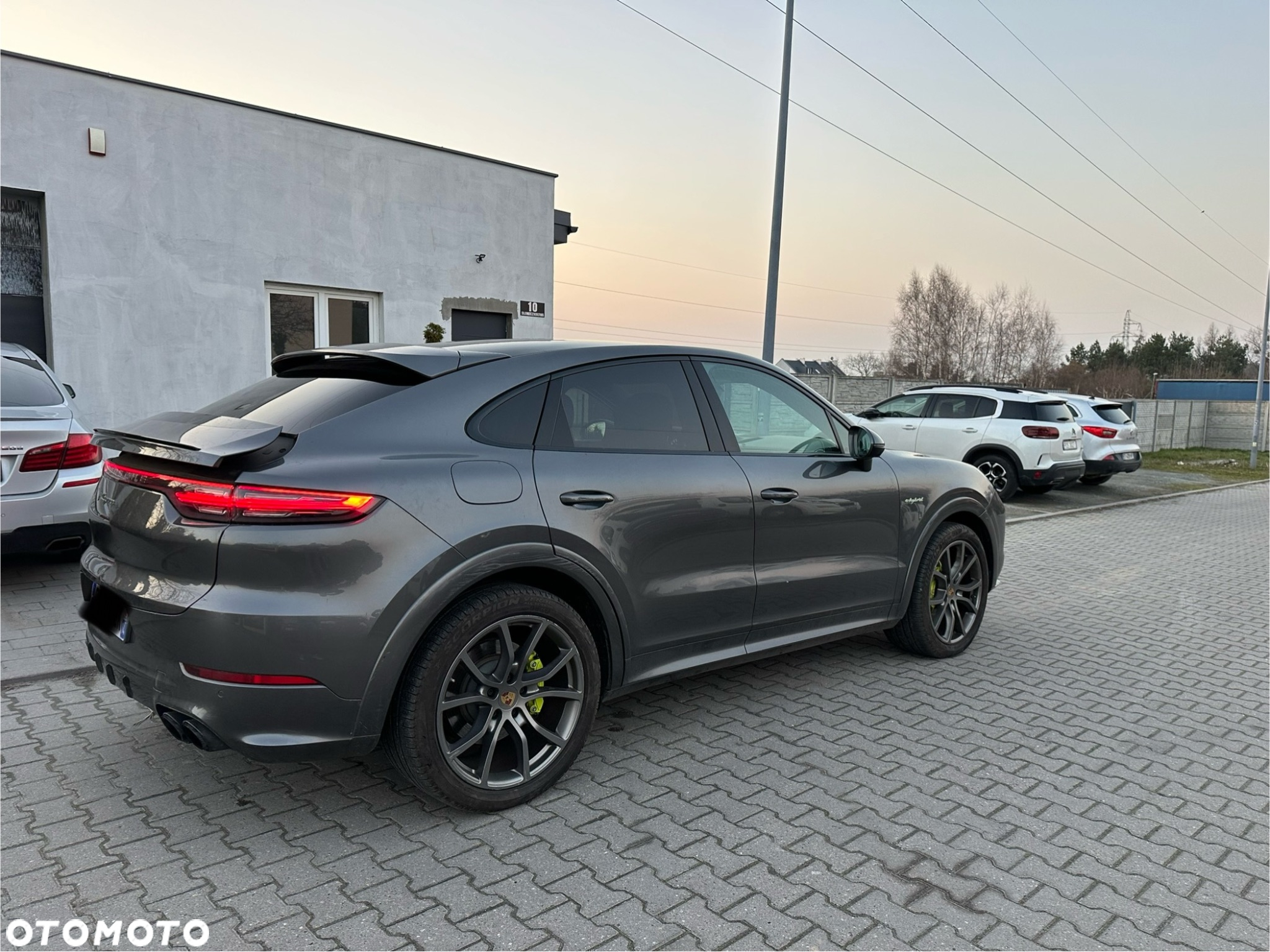 Porsche Cayenne Coupe E-Hybrid Platinum Edition - 2