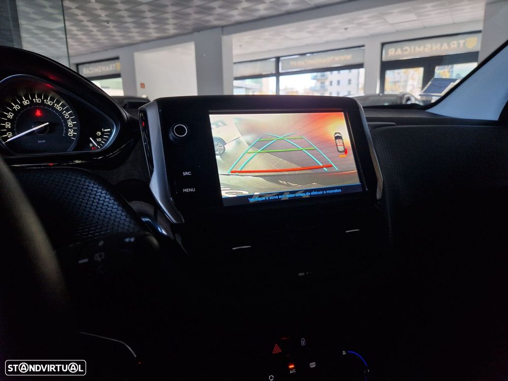 Peugeot 208 1.2 PureTech Signature - 12