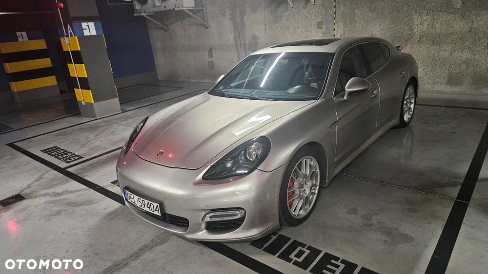 Porsche Panamera Turbo S PDK - 11