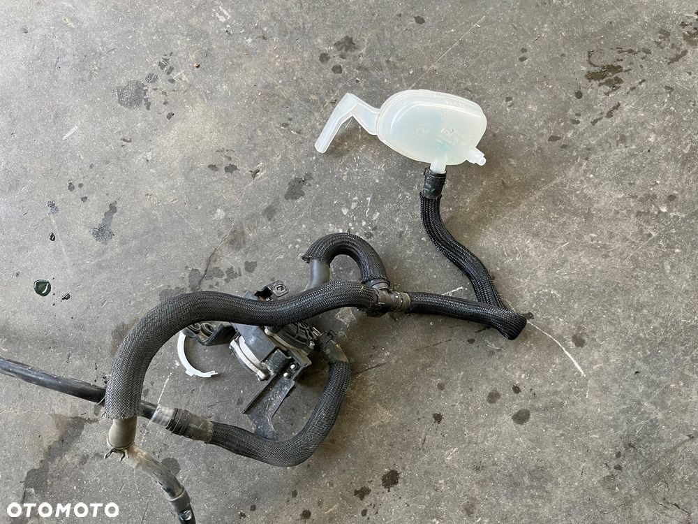 Pompa węże przewody wody Renault Megane V E-TECH - 4