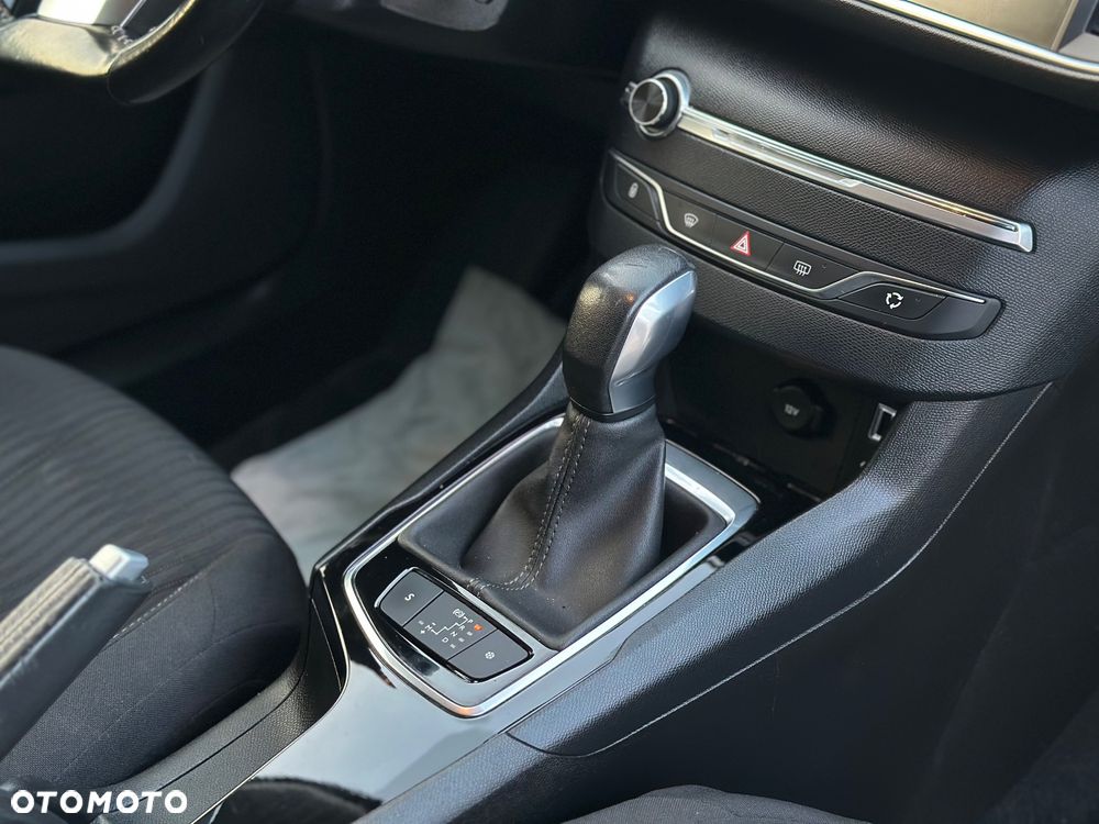 Peugeot 308 1.6 BlueHDi Active S&S EAT6 - 9