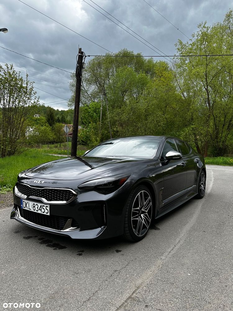 Kia Stinger - 1