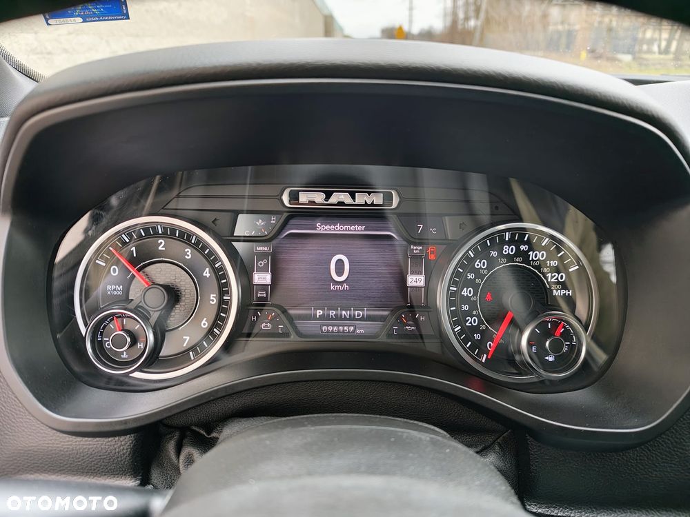 RAM 1500 Quad Cab Longbed Bighorn - 14