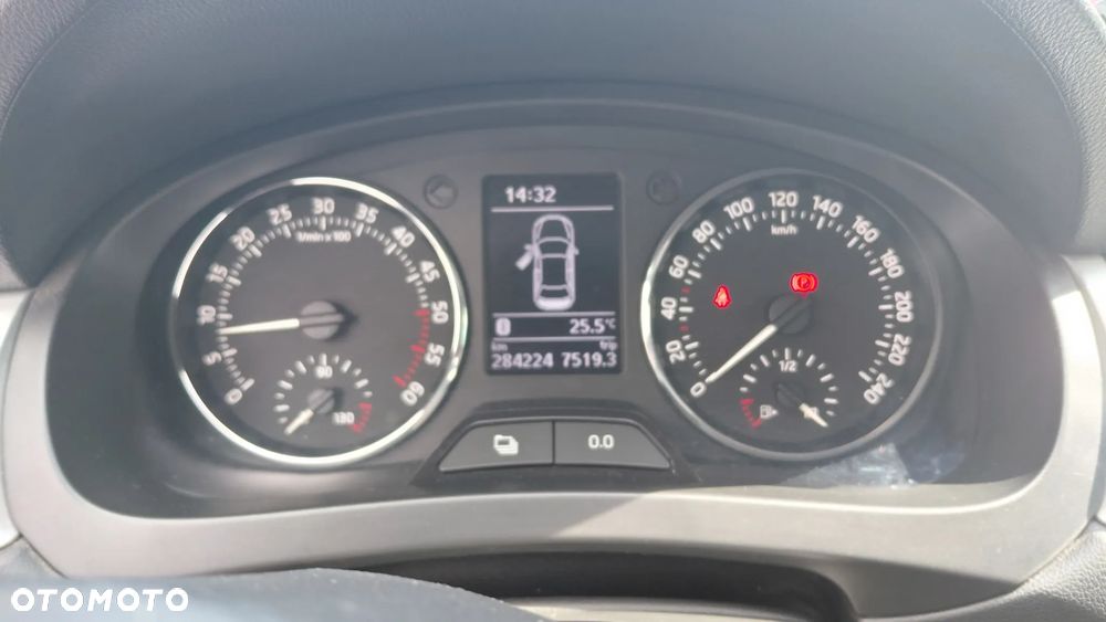 Skoda RAPID 1.6 TDI Style+ - 4