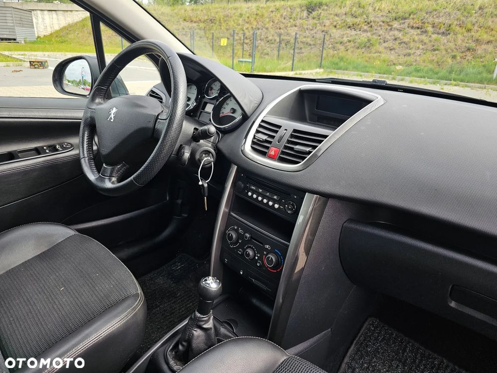 Peugeot 207 1.4 16V Trendy - 6