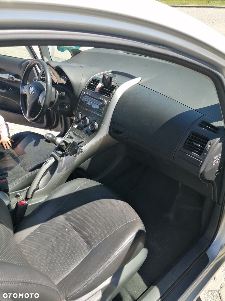 Toyota Auris 1.4 D-4D - 2