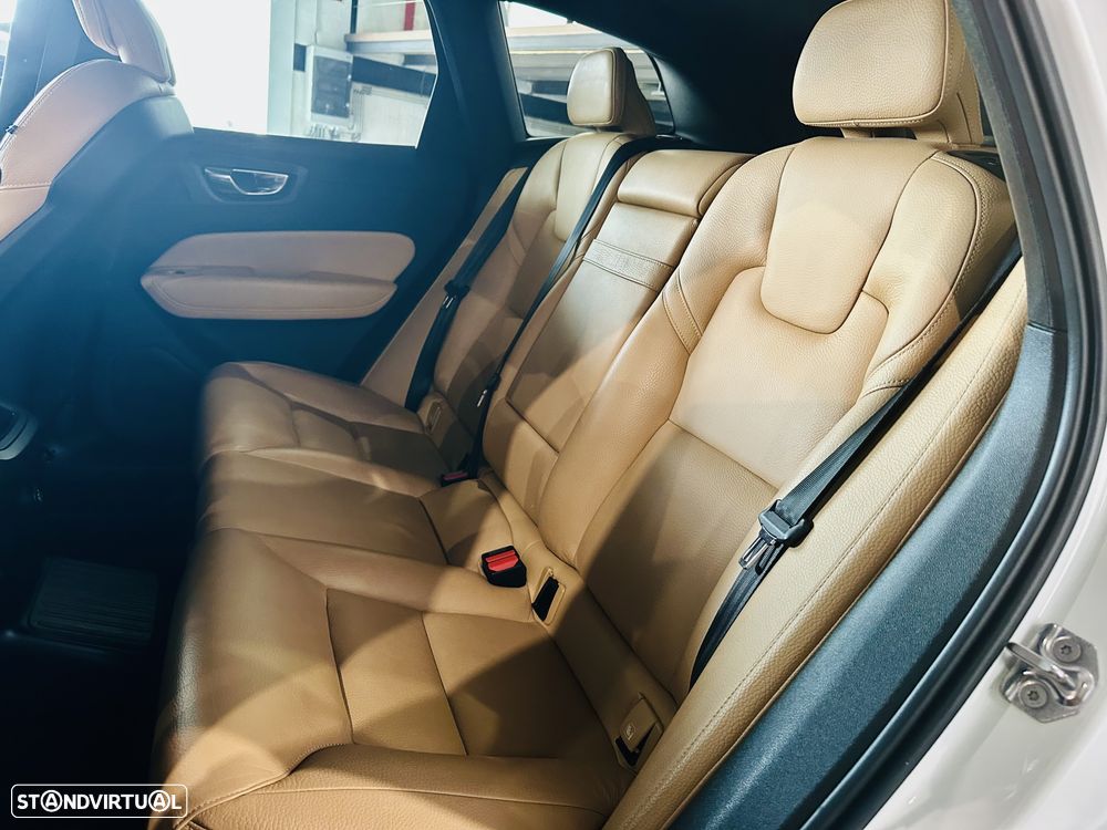 Volvo XC 60 2.0 T6 PHEV Inscription AWD - 19