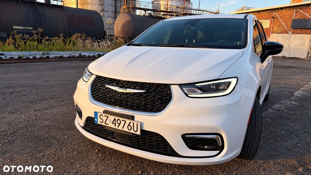 Chrysler Pacifica - 3