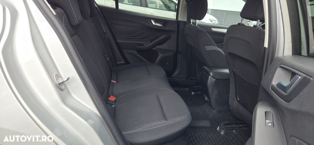 Ford Focus - 21