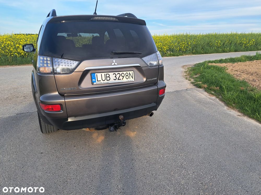 Mitsubishi Outlander 2.0 Intense + 2WD CVT - 10