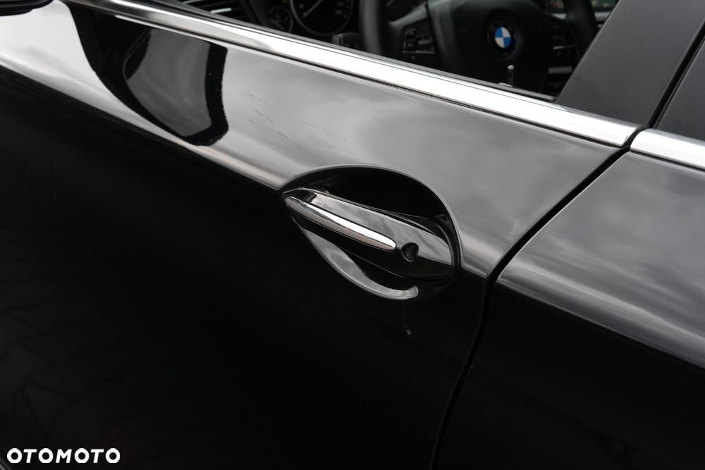 BMW Seria 5 518d - 12