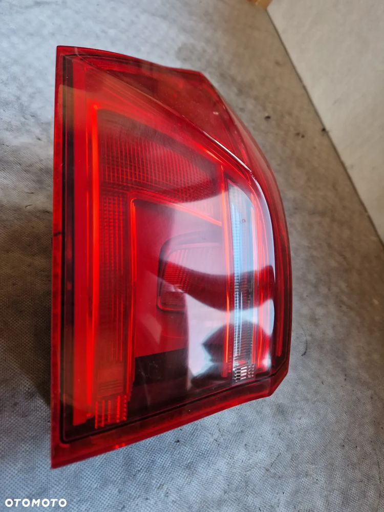 VW Sportsvan 510 Lampa prawa Tył - 6