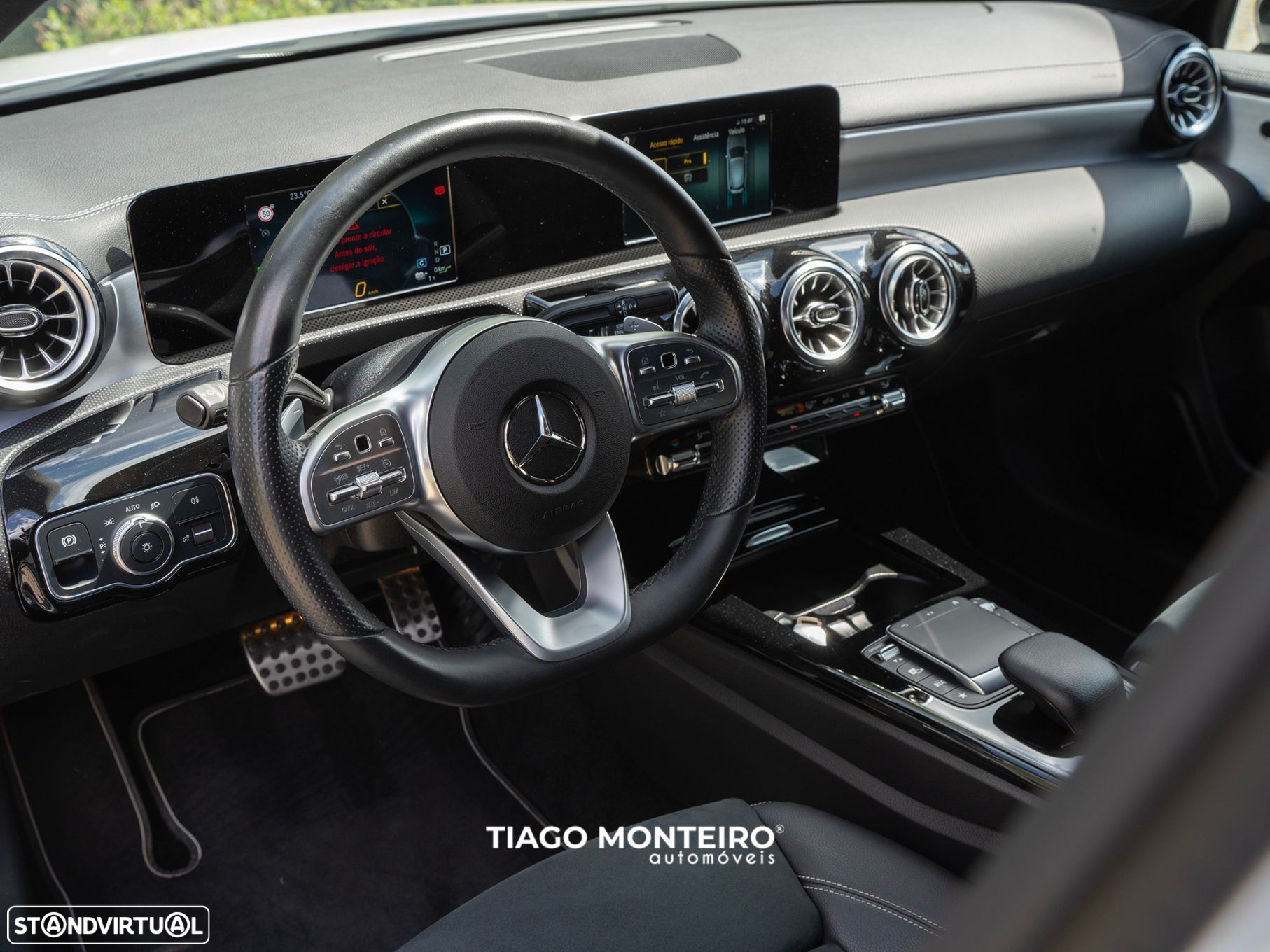 Mercedes-Benz A 250 - 25