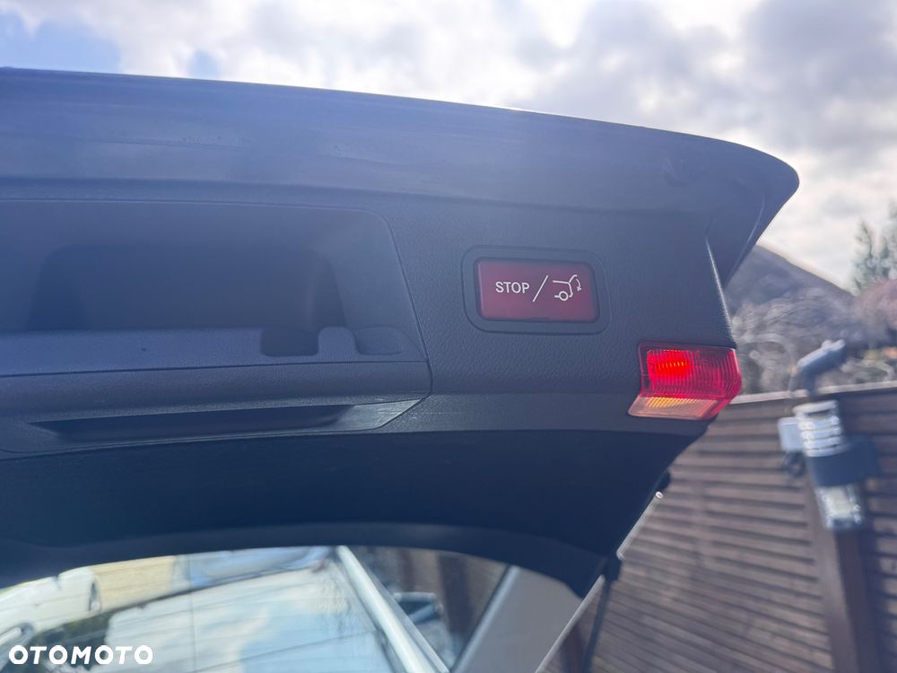 Mercedes-Benz Klasa C 180 Kompressor Automatik BlueEFFICIENCY Avantgarde - 12